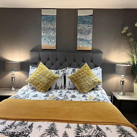 Cockledora, A Luxury Ground Floor Beachfront Apartment Llanelli Dış mekan fotoğraf