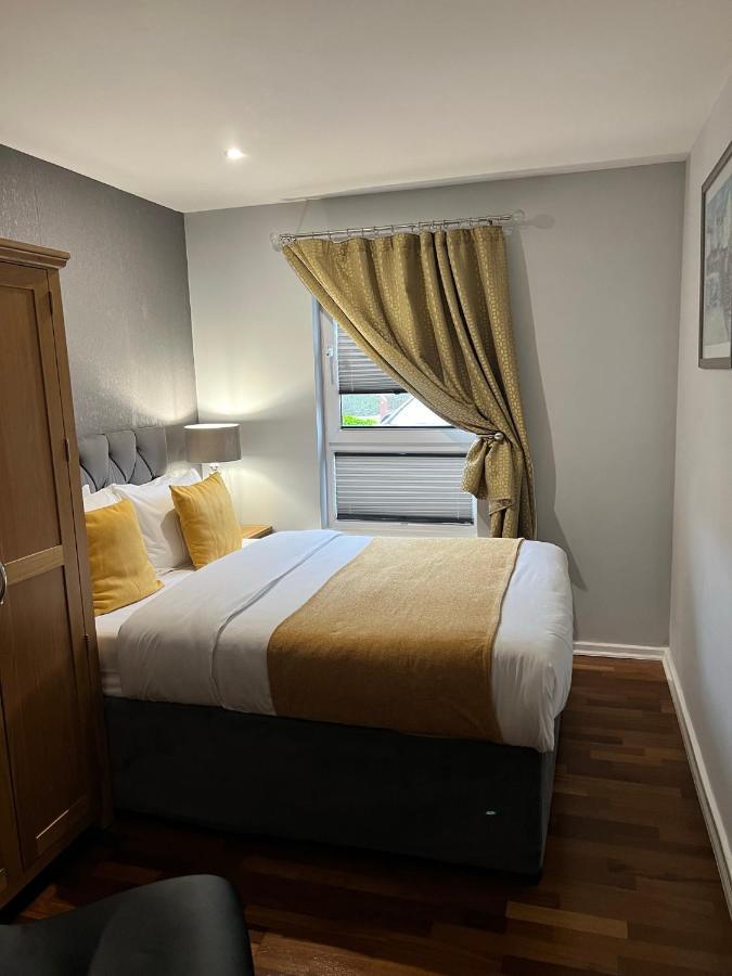 Cockledora, A Luxury Ground Floor Beachfront Apartment Llanelli Dış mekan fotoğraf