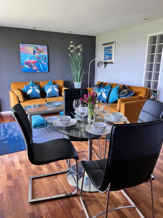 Cockledora, A Luxury Ground Floor Beachfront Apartment Llanelli Dış mekan fotoğraf