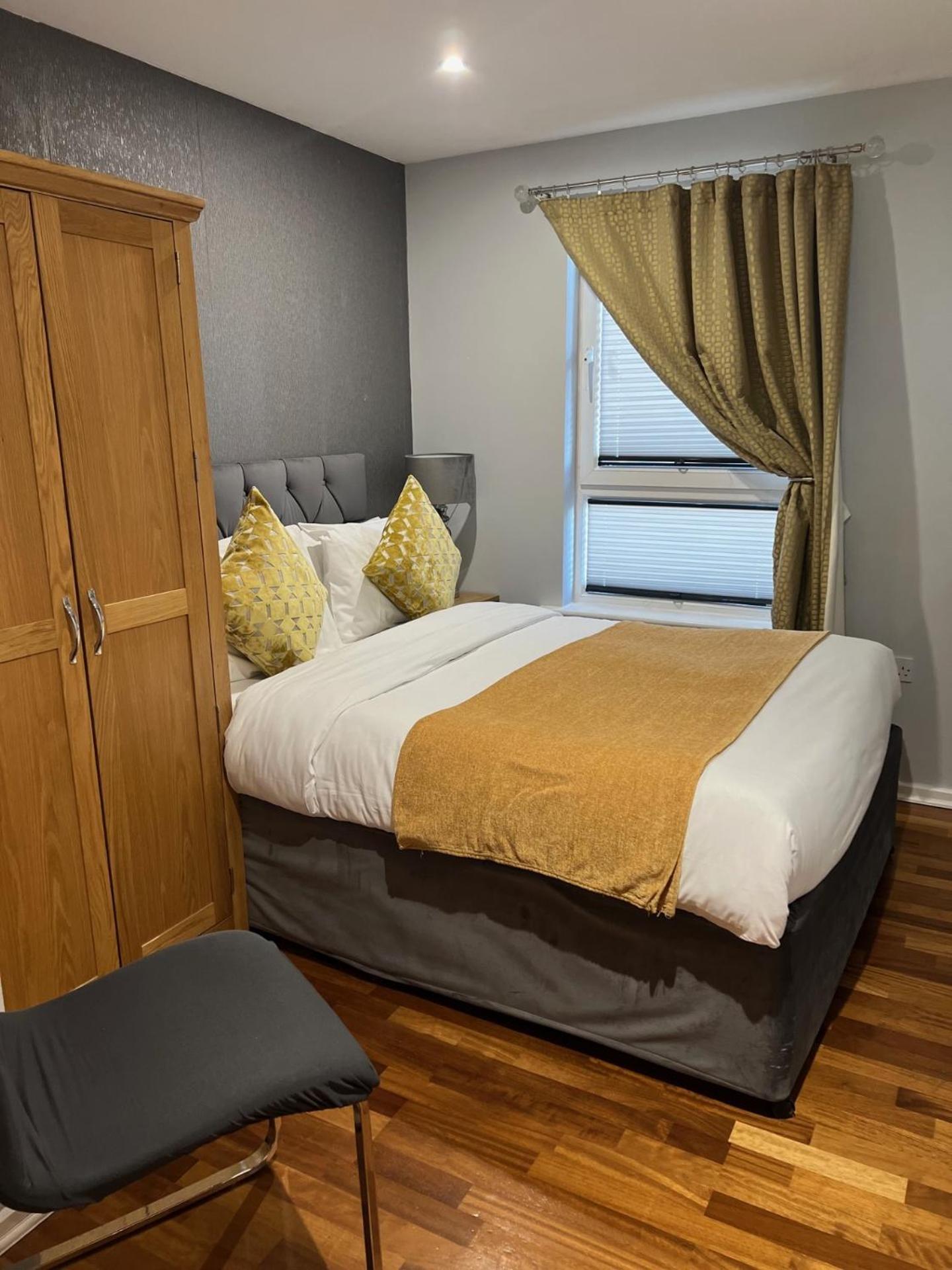 Cockledora, A Luxury Ground Floor Beachfront Apartment Llanelli Dış mekan fotoğraf
